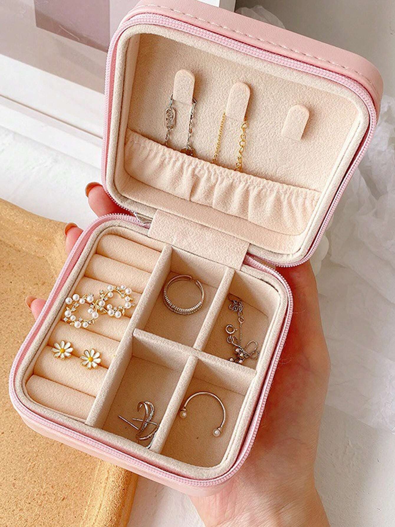 Jewellery Storage Box leather Jewelry Stand Earrings Ring Box Cosmetics Beauty Container Organizer